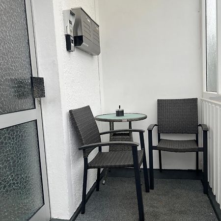 Moderne Helle 2,5 Zimmer Wohnung Mit Grossem Bad Und Kueche In Троссинген Экстерьер фото