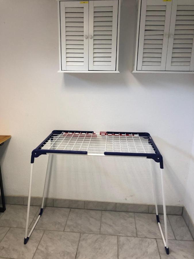 Moderne Helle 2,5 Zimmer Wohnung Mit Grossem Bad Und Kueche In Троссинген Экстерьер фото
