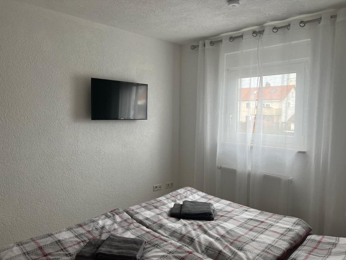 Moderne Helle 2,5 Zimmer Wohnung Mit Grossem Bad Und Kueche In Троссинген Экстерьер фото