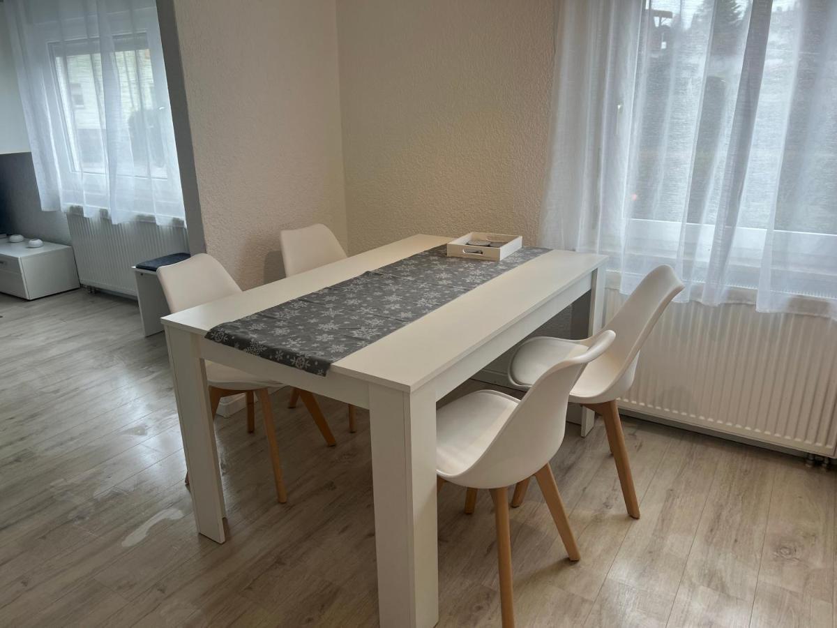 Moderne Helle 2,5 Zimmer Wohnung Mit Grossem Bad Und Kueche In Троссинген Экстерьер фото