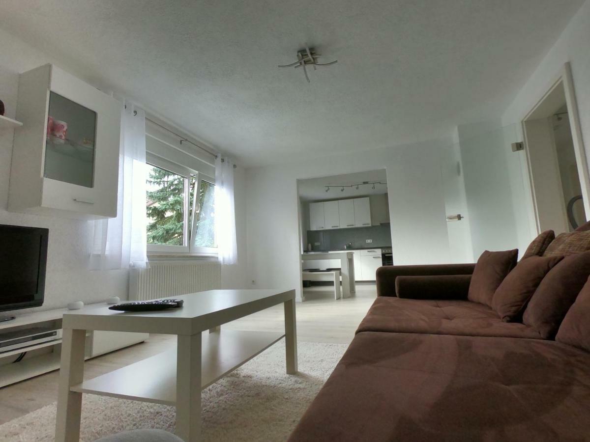 Moderne Helle 2,5 Zimmer Wohnung Mit Grossem Bad Und Kueche In Троссинген Экстерьер фото