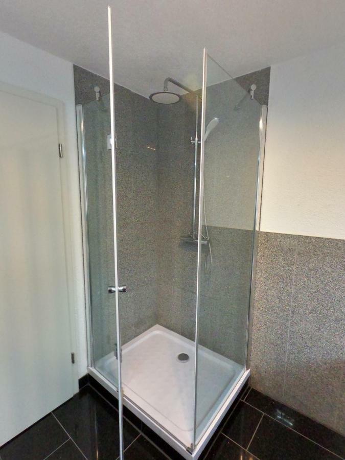 Moderne Helle 2,5 Zimmer Wohnung Mit Grossem Bad Und Kueche In Троссинген Экстерьер фото