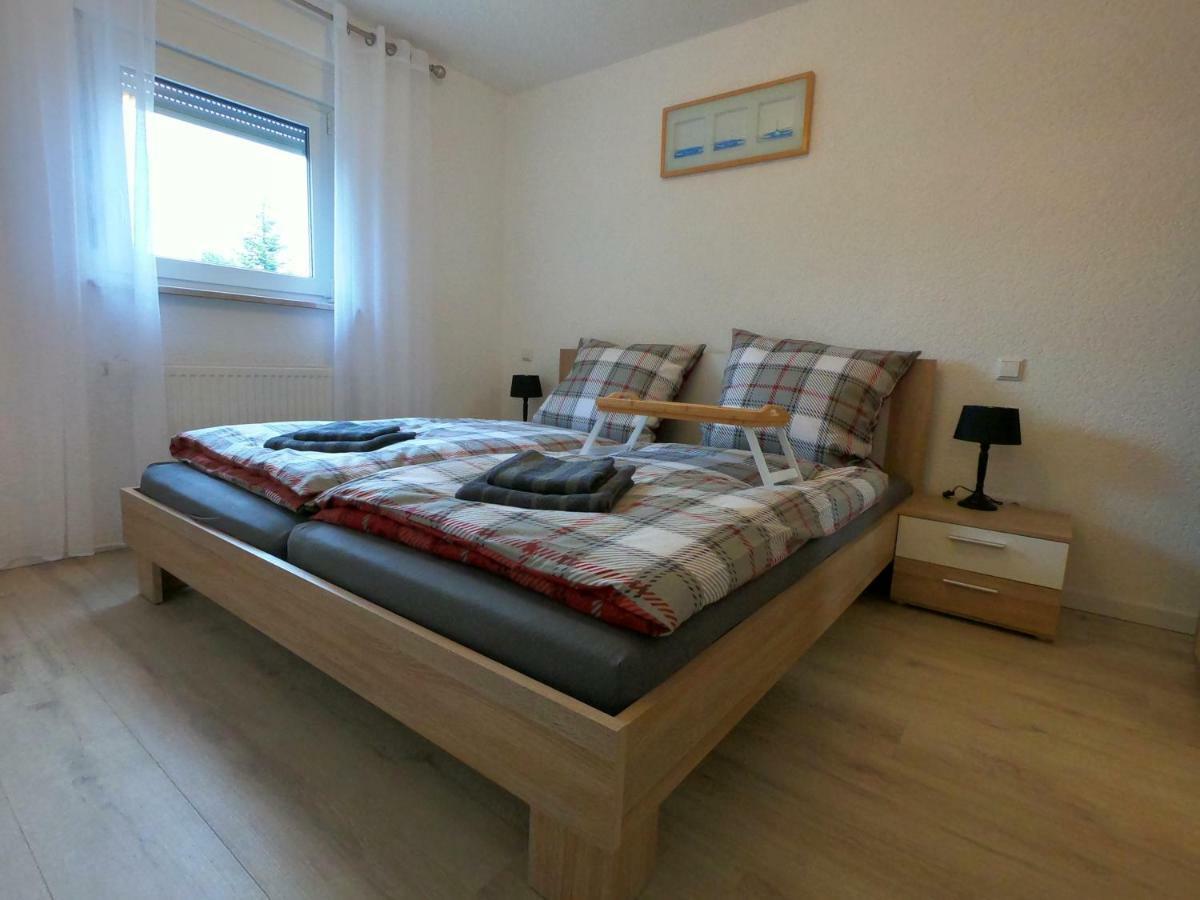 Moderne Helle 2,5 Zimmer Wohnung Mit Grossem Bad Und Kueche In Троссинген Экстерьер фото